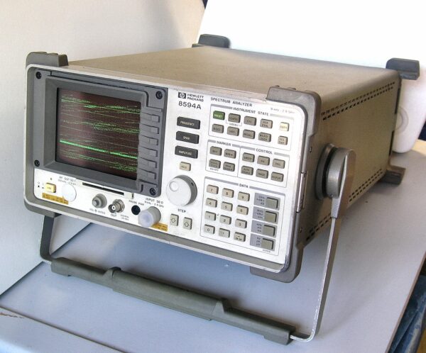 HP8594A Spectrum Analyser  9KHz~2.9GHz w/options 021,102